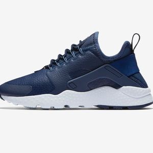 Nike women’s Nike huaraches